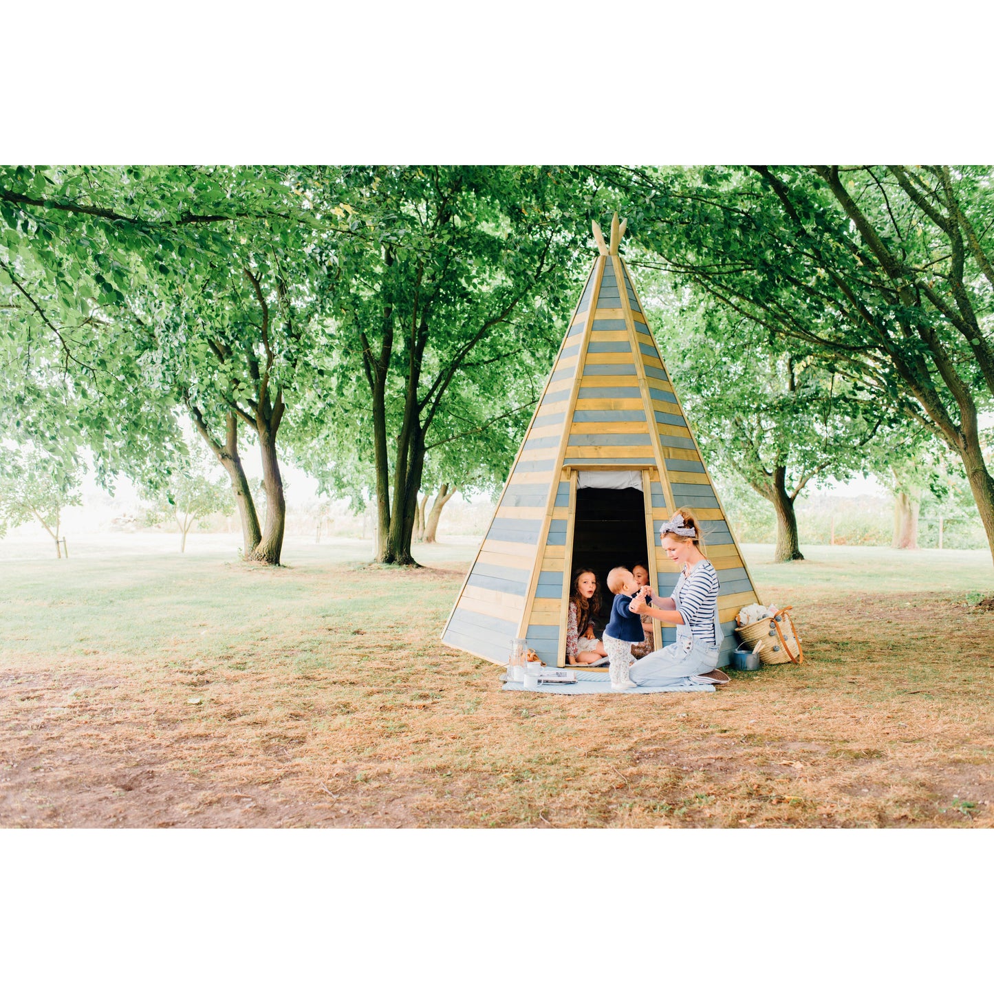 Grand Wooden Teepee Hideaway